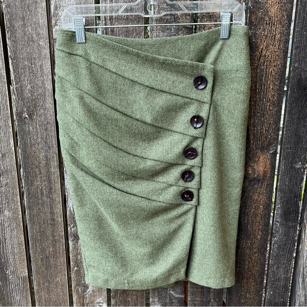 Eva Franco Green Herringbone Tweed Wool Blend Button Accent Pencil Skirt Sz 4